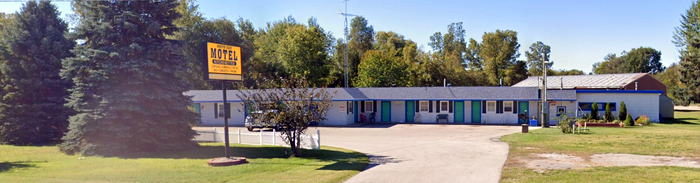 Northside Motel (Rodeway Inn, Grays Motel) - Web Listing Photo (newer photo)